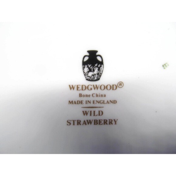Wedgwood Wild Strawberry Bone China Set Of 4 Bread And Butter Plate And 1 Saucer - Picture 4 of 8